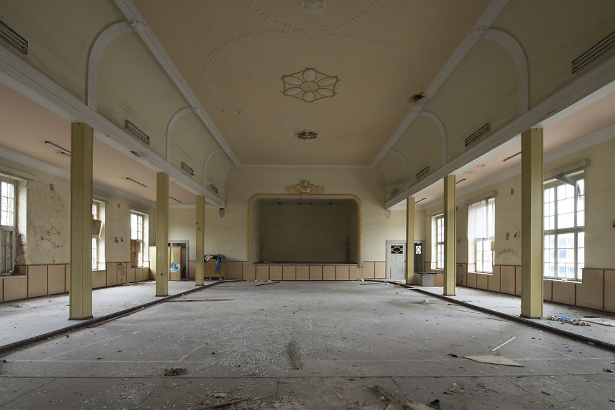 I Photograph Abandoned And Forgotten Ballroom In Germany