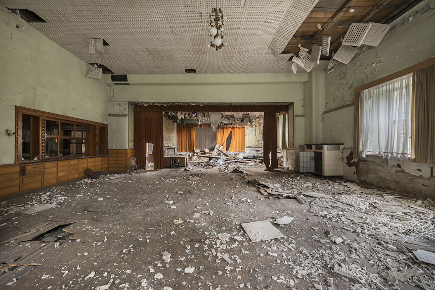 I Photograph Abandoned And Forgotten Ballroom In Germany