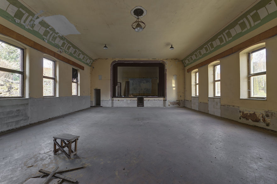 I Photograph Abandoned And Forgotten Ballroom In Germany