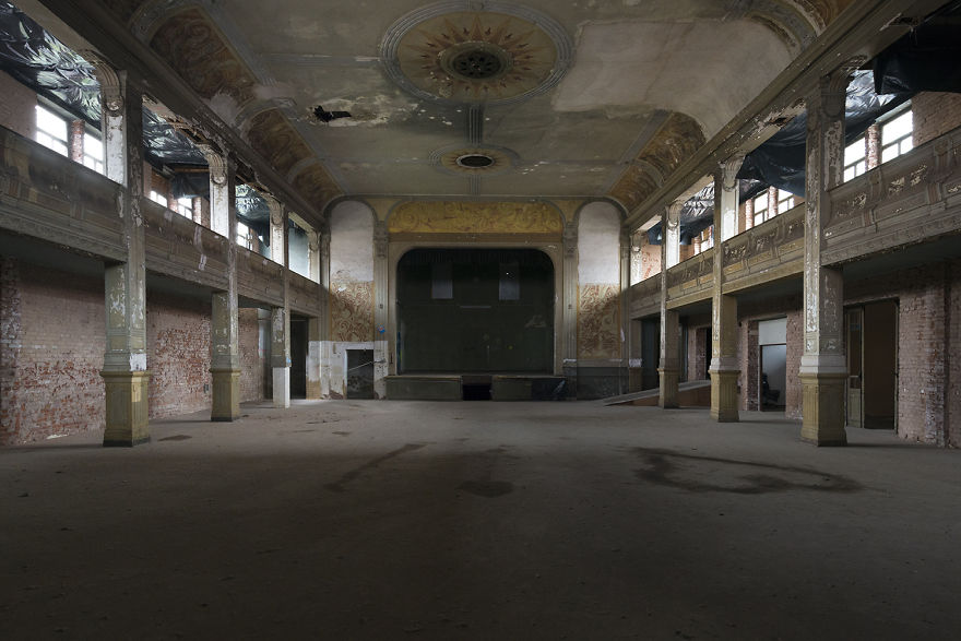 I Photograph Abandoned And Forgotten Ballroom In Germany