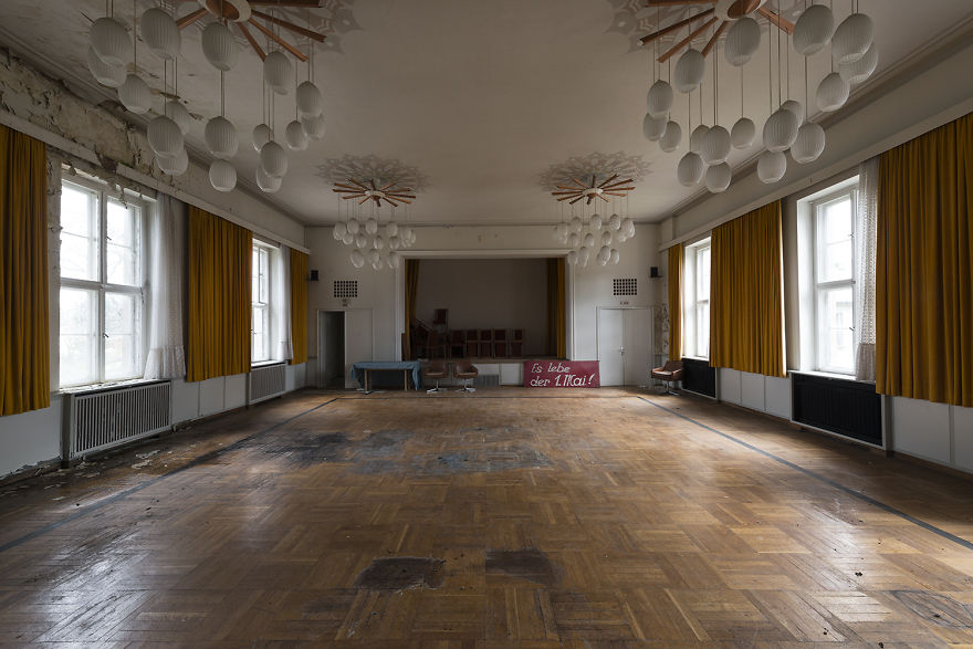I Photograph Abandoned And Forgotten Ballroom In Germany