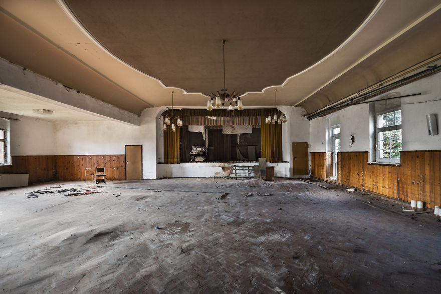 I Photograph Abandoned And Forgotten Ballroom In Germany