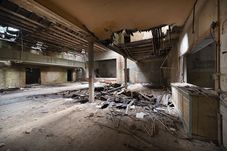I Photograph Abandoned And Forgotten Ballroom In Germany