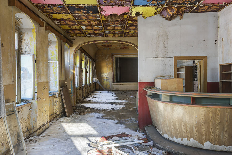 I Photograph Abandoned And Forgotten Ballroom In Germany