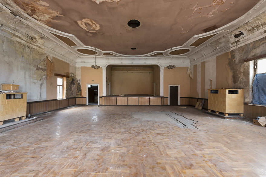 I Photograph Abandoned And Forgotten Ballroom In Germany