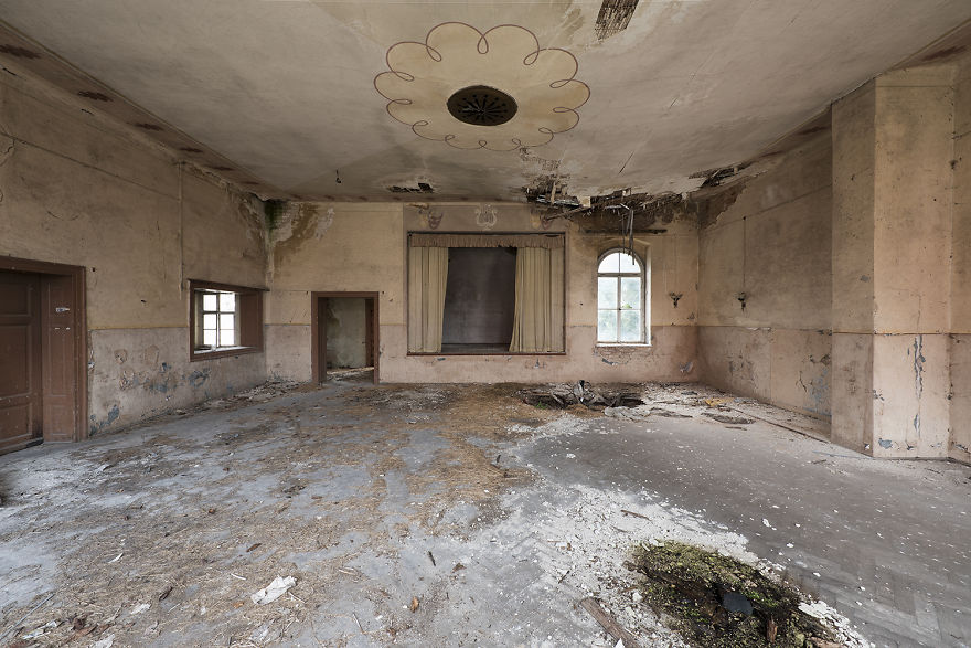 I Photograph Abandoned And Forgotten Ballroom In Germany