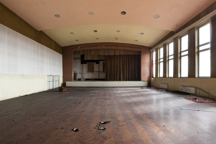 I Photograph Abandoned And Forgotten Ballroom In Germany