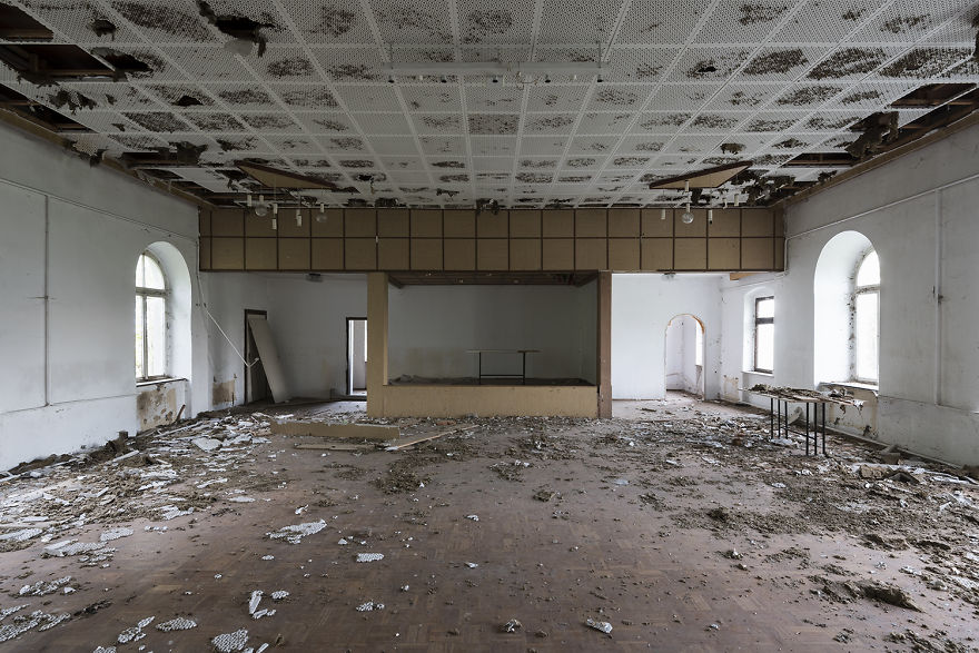 I Photograph Abandoned And Forgotten Ballroom In Germany