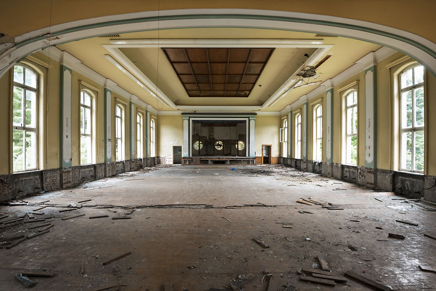 I Photograph Abandoned And Forgotten Ballroom In Germany