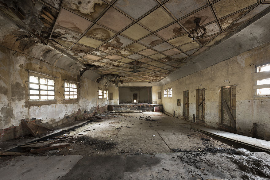 I Photograph Abandoned And Forgotten Ballroom In Germany