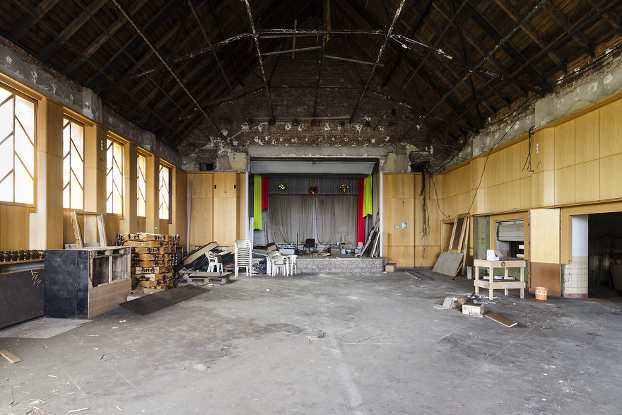 I Photograph Abandoned And Forgotten Ballroom In Germany