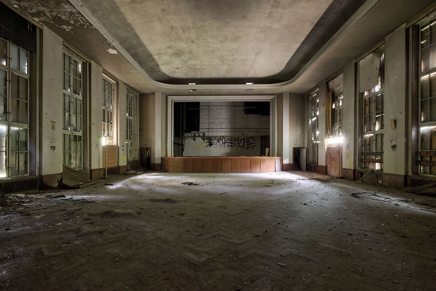 I Photograph Abandoned And Forgotten Ballroom In Germany