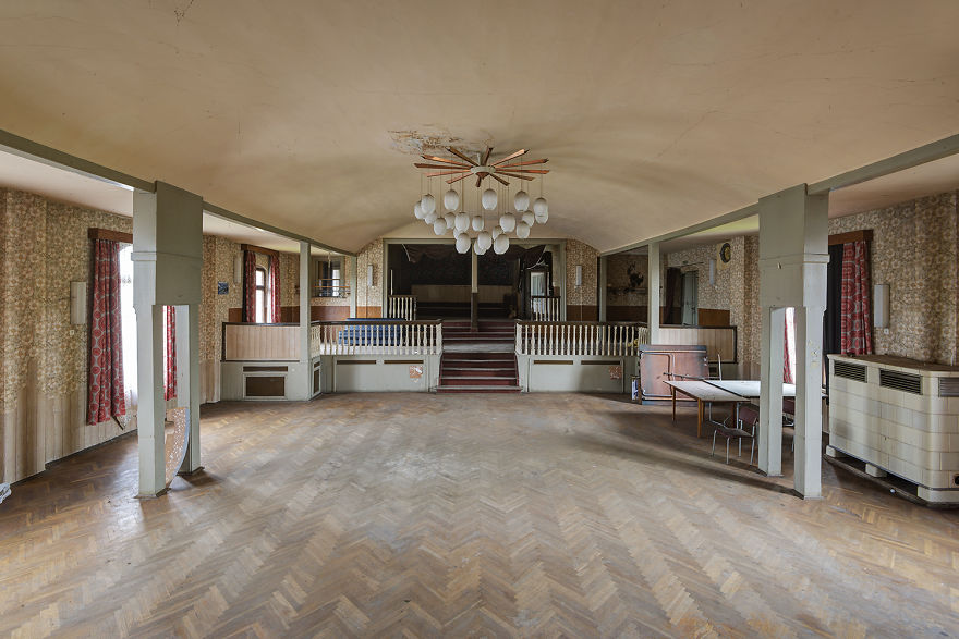 I Photograph Abandoned And Forgotten Ballroom In Germany