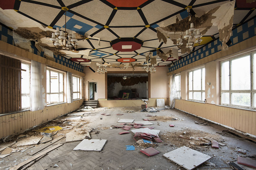 I Photograph Abandoned And Forgotten Ballroom In Germany