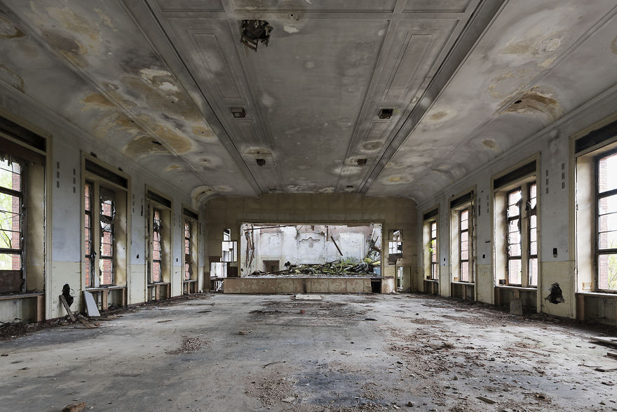 I Photograph Abandoned And Forgotten Ballroom In Germany