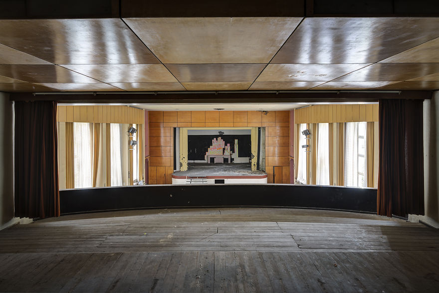 I Photograph Abandoned And Forgotten Ballroom In Germany