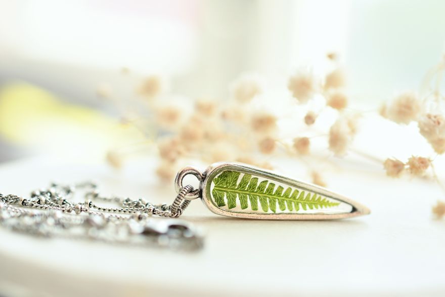 I Preserve Flowers In Resin