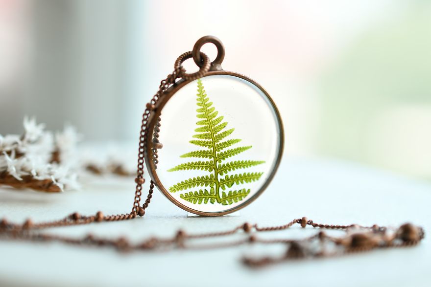 I Preserve Flowers In Resin