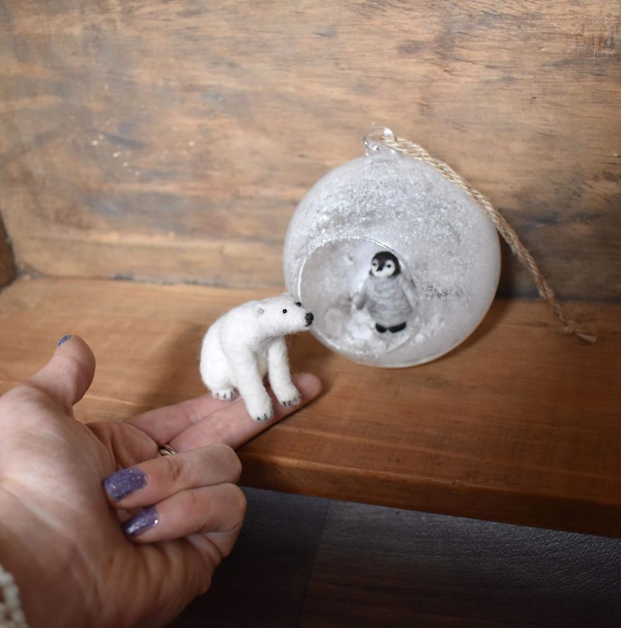 I Transform Ordinary Glass Baubles By Needle Felting Tiny Animal Scenes Into Them