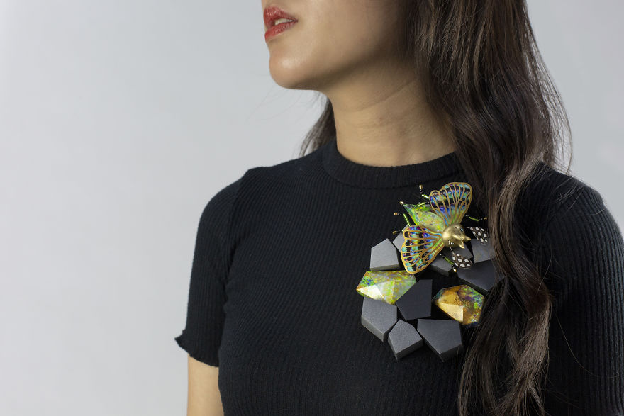 Our 26 Pics Of An Intricate Jewelry Series Made Almost Entirely From Paper Our 26 Pics Of An Intricate Jewelry Series Made Almost Entirely From Paper