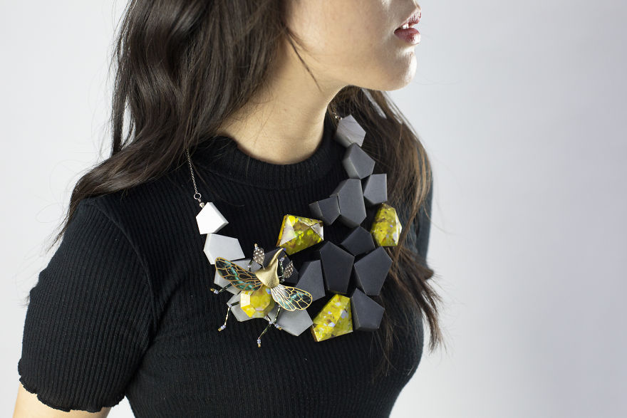 Our 26 Pics Of An Intricate Jewelry Series Made Almost Entirely From Paper Our 26 Pics Of An Intricate Jewelry Series Made Almost Entirely From Paper