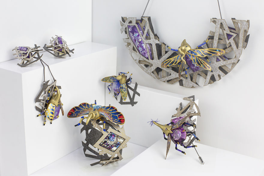Our 26 Pics Of An Intricate Jewelry Series Made Almost Entirely From Paper Our 26 Pics Of An Intricate Jewelry Series Made Almost Entirely From Paper