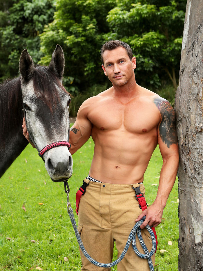 Australian-Firefighters-Animals-Calendar-2020