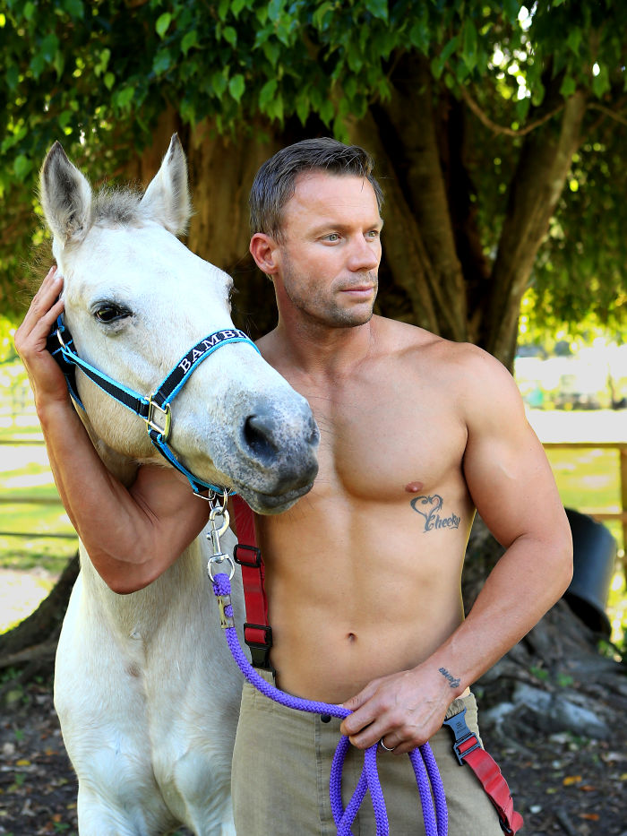 Australian-Firefighters-Animals-Calendar-2020