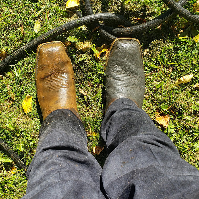 I Work In A Machine Shop And This Is The Only Thing That Gets The Dried Cutting Oil Off The Boots