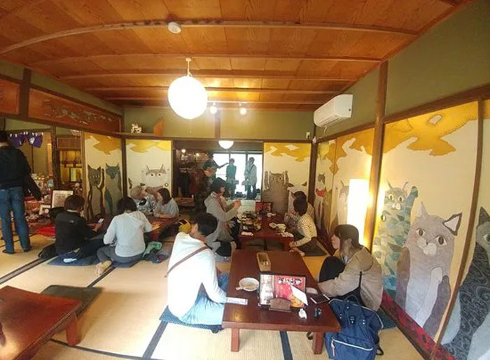 There Is A Cat Temple In Japan And Its Monks Are The Cutest