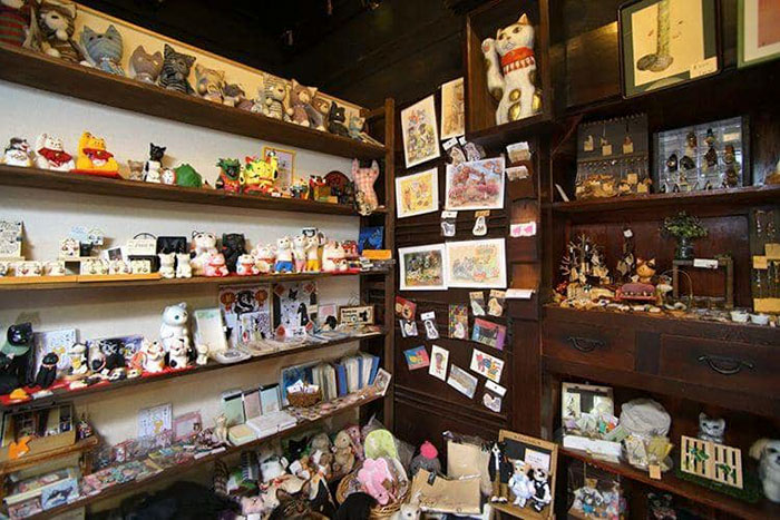 There Is A Cat Temple In Japan And Its Monks Are The Cutest There Is A Cat Temple In Japan And Its Monks Are The Cutest
