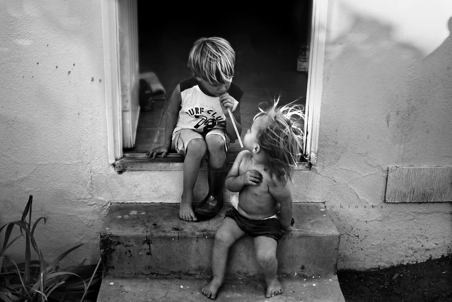 I Spent The Last 4 Years Documenting My Kids Enjoying Their Childhood Without Technology. Here's Some Of My Favorites