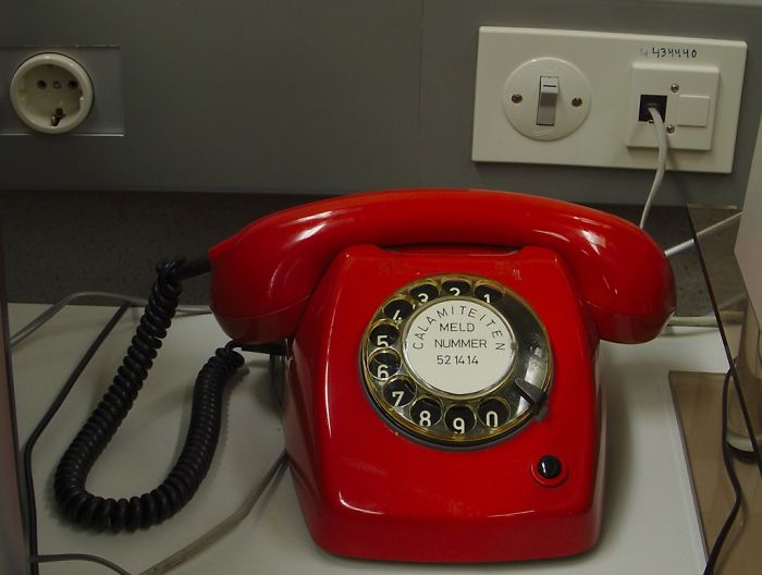 The Moscow–Washington Hotline Was Never A Telephone Line, Nor Were Red Phones Used