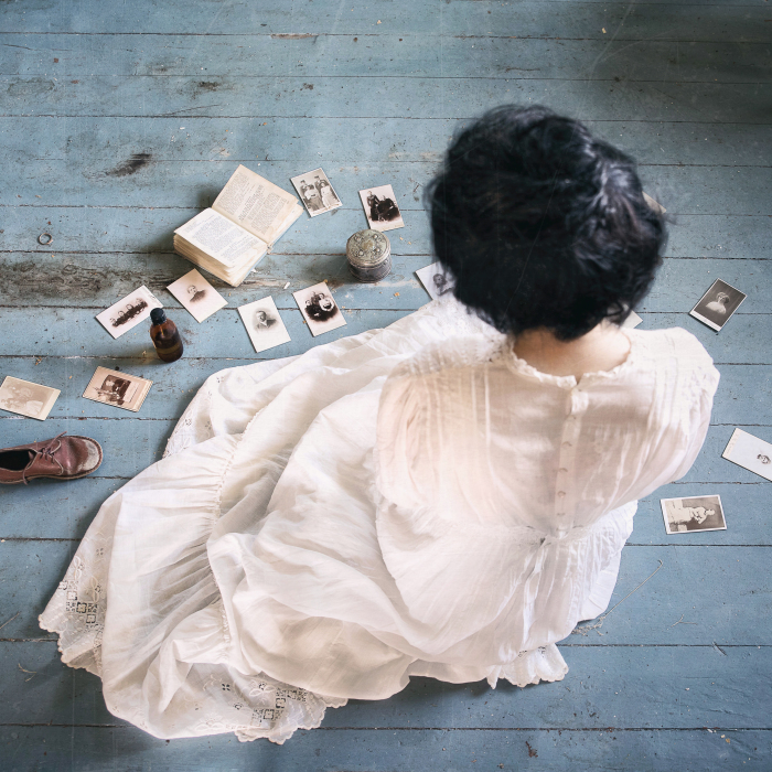 I Made A Photo Series Inside An Abandoned House