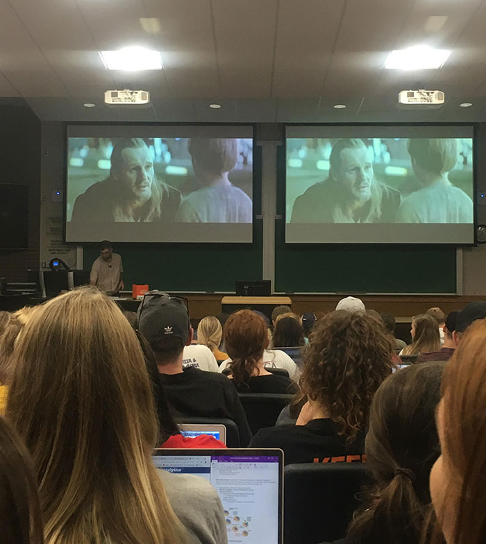 My Biology Professor Is Playing Qui-Gon’s Conversation About Midi-Chlorians In Class To Talk About Mitochondria