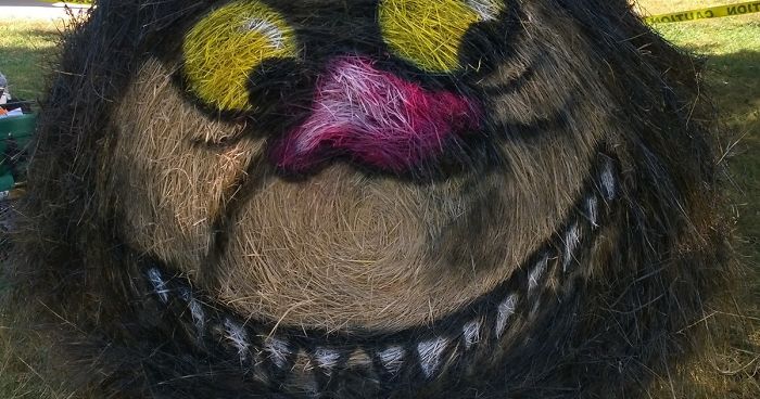My Sculptures Of Famous Characters On Hay Bales Will Put You In The Halloween Mood (14 New Pics)