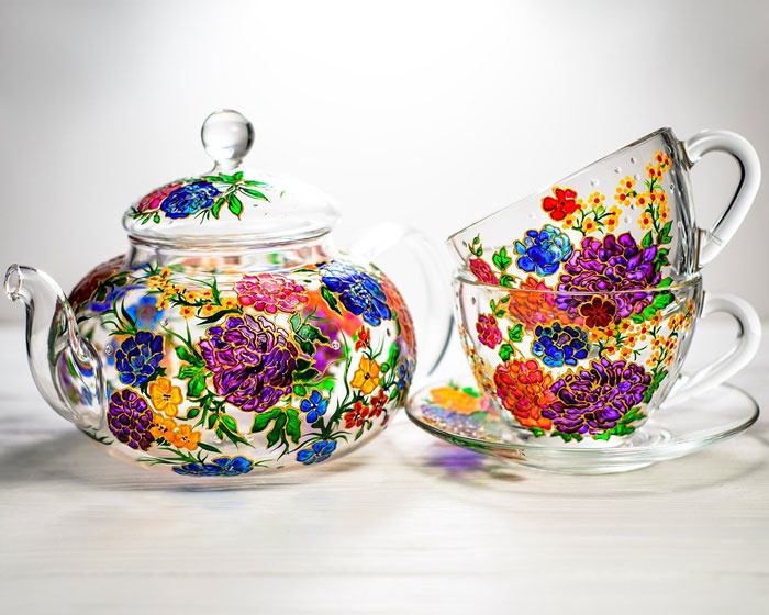 Hand-Painted-Glass-Teapots-Mugs-Plates-Vita-Vitraaze
