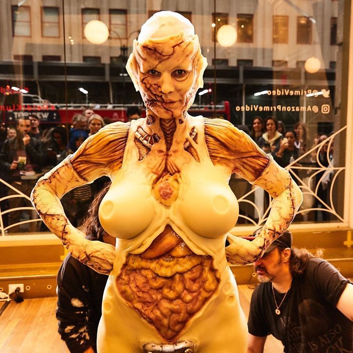 Heidi Klum Unveils This Year’s Costume, Proves She’s The Queen Of Halloween Once More Heidi Klum Unveils This Year’s Costume, Proves She’s The Queen Of Halloween Once More