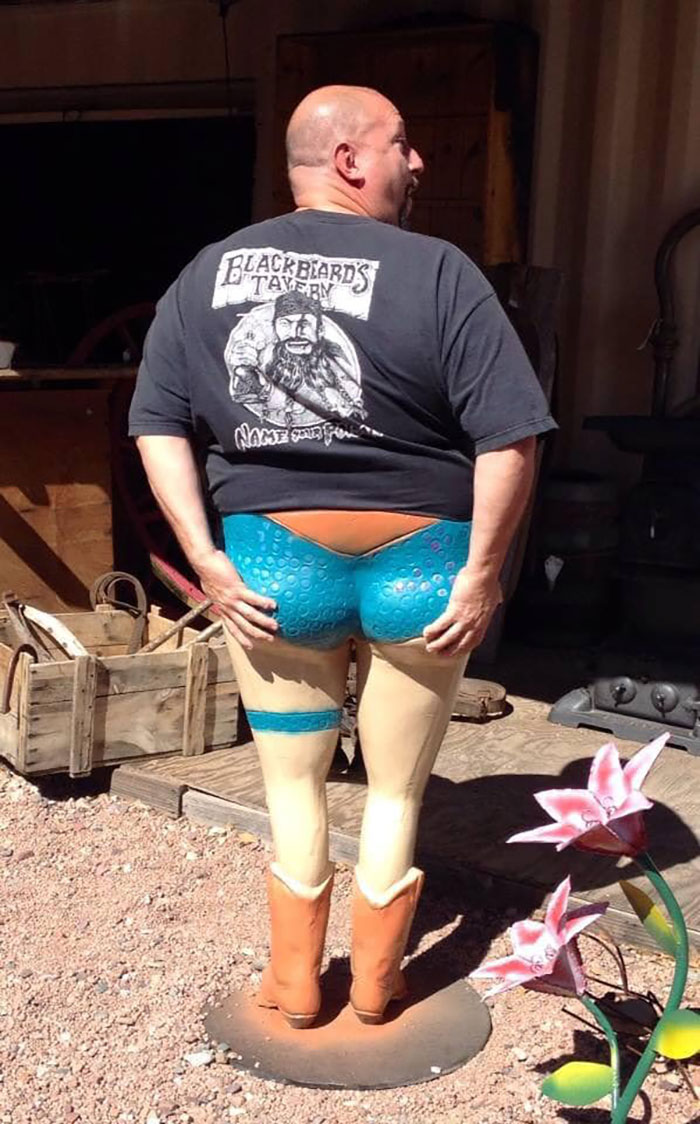 Doesn’t My Friend Have Some Sexy Legs?!