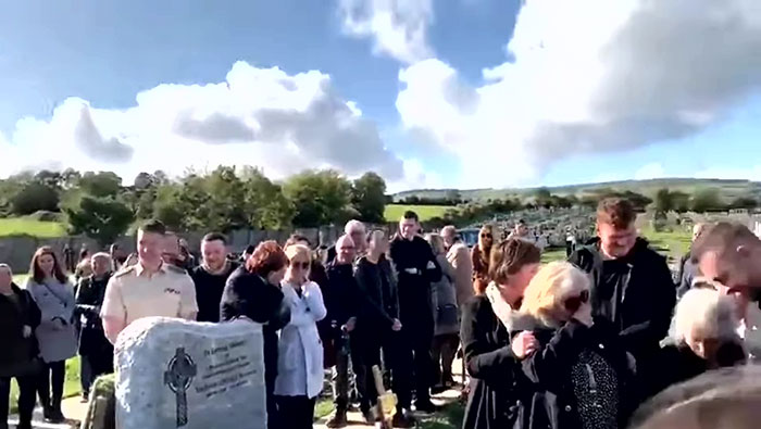 Irish Man Pre-Records Message To Play At His Funeral, Leaves Mourners In Tears Of Laughter Irish Man Pre-Records Message To Play At His Funeral, Leaves Mourners In Tears Of Laughter