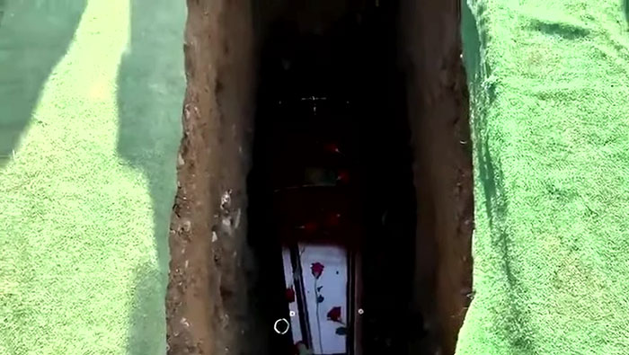 Irish Man Pre-Records Message To Play At His Funeral, Leaves Mourners In Tears Of Laughter Irish Man Pre-Records Message To Play At His Funeral, Leaves Mourners In Tears Of Laughter