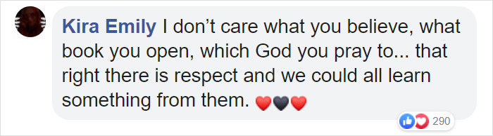 This Football Player’s Hijab Slipped Off So The Opposing Team Came To The Rescue This Football Player’s Hijab Slipped Off So The Opposing Team Came To The Rescue