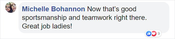 This Football Player’s Hijab Slipped Off So The Opposing Team Came To The Rescue This Football Player’s Hijab Slipped Off So The Opposing Team Came To The Rescue