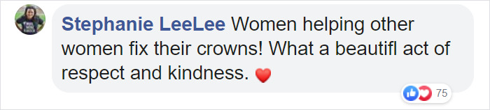 This Football Player’s Hijab Slipped Off So The Opposing Team Came To The Rescue This Football Player’s Hijab Slipped Off So The Opposing Team Came To The Rescue