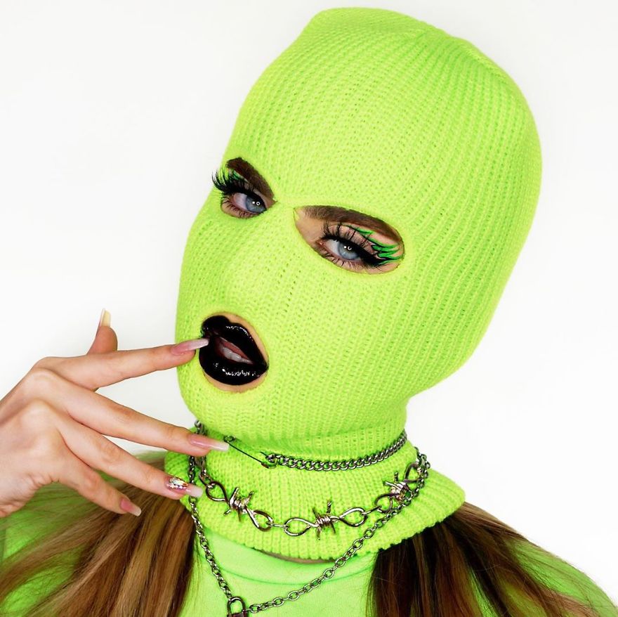 Makeup-Artists-Sisters-Charlotte-Abby-Roberts-