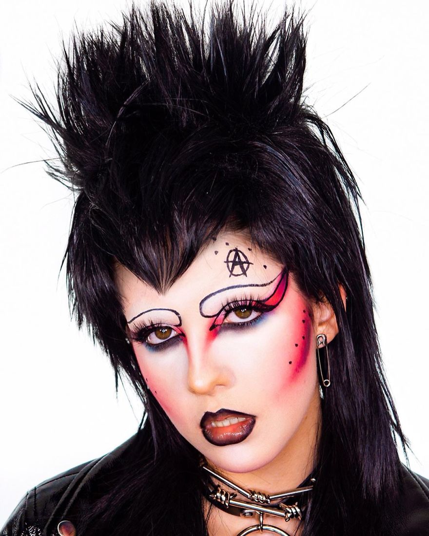 Makeup-Artists-Sisters-Charlotte-Abby-Roberts-