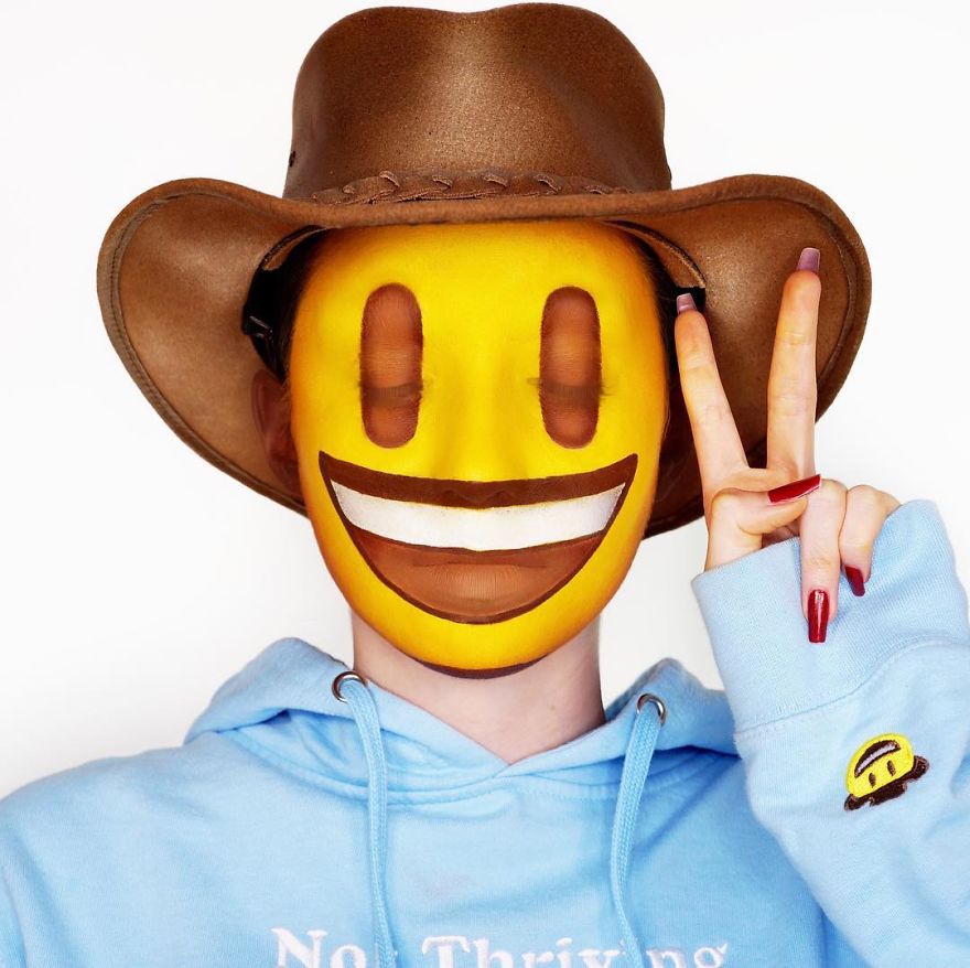 Makeup-Artists-Sisters-Charlotte-Abby-Roberts-