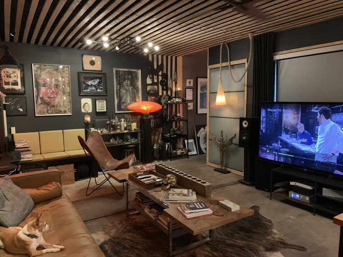 Man Uses 11 Shipping Containers To Build His 2,500 Square Foot Dream House, And The Inside Looks Amazing Man Uses 11 Shipping Containers To Build His 2,500 Square Foot Dream House, And The Inside Looks Amazing