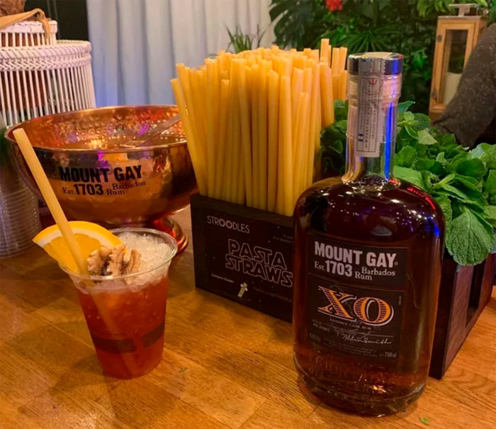 Bars In Italy Are Starting To Use Pasta Straws To Reduce Plastic Waste Bars In Italy Are Starting To Use Pasta Straws To Reduce Plastic Waste