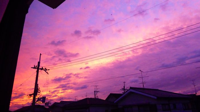 People In Japan Were Admiring The Incredibly Purple Sky, But It's A Sign Of A Typhoon People In Japan Were Admiring The Incredibly Purple Sky, But It's A Sign Of A Typhoon